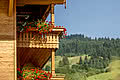 Außenansicht des Hotel Unterschwarzachhof in Saalbach Hinterglemm im Sommer