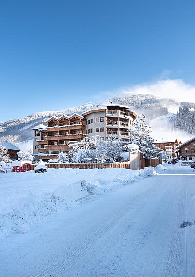 skihotel unterschwarzachhof saalbach hinterglemm außenansicht winter