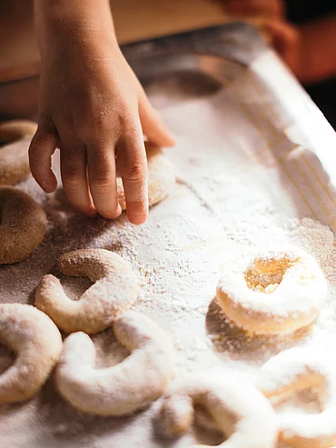 Kinder & Familien willkommen Vanillekipferl in der Kinderalm im Hotel Unterschwarzachhof